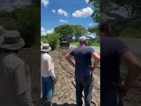 ACTIVAN JORNADA DE LIMPIEZA Y DESMALEZADO EN LA CARRETERA CAGUA- SANTA CRUZ