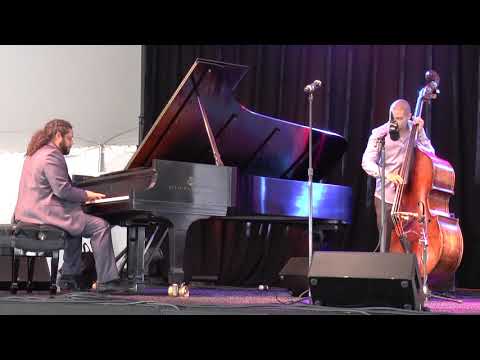 The Curtis Brothers Trio plays Stablemates