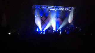 In colour shapeshifter LIVE