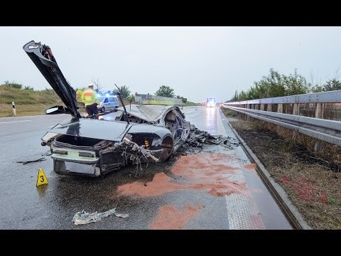 2 Tote nach Unfall auf der A8 - Lamborghini geht in Flammen auf