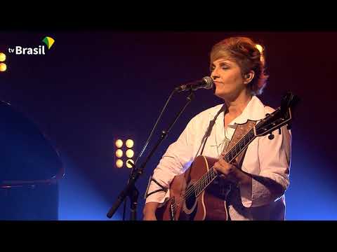 Isabella Taviani sobe ao palco do Todas as Bossas em show exclusivo