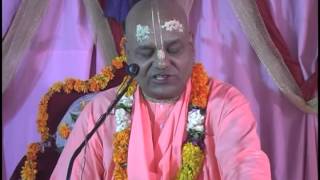 preview picture of video 'Yugal geet Day1AM P2-Haridwar 2008 by H H Radha Govind Maharaj'