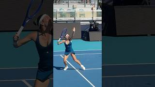Download lagu Overhead Smash Footwork - Marta Kostyuk Slow Mo #overhead #forehand #slowmotion #smash #tennistech mp3