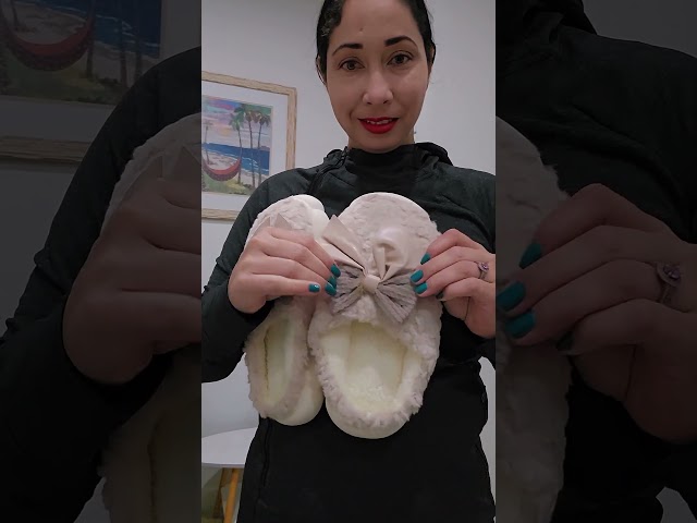 Vídeo relacionado con JOMIX Zapatillas de Casa de Felpa para Mujer Pantuflas con Corazones Estampados Peluche Suave Cómoda Invierno Otoño Interior (Marino, 38)