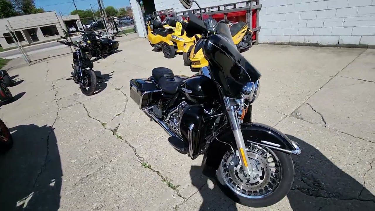 2013 Harley-Davidson® Ultra Limited Motorcycle