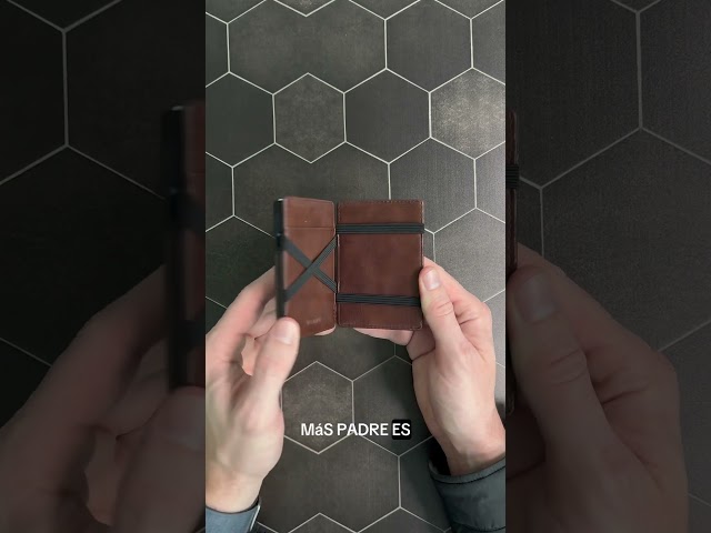 Vídeo relacionado con Captain America Avengers Personajes a Cuadros Billetera/Cartera Bi-Fold Porta-ID & Tarjetero, Multicolor