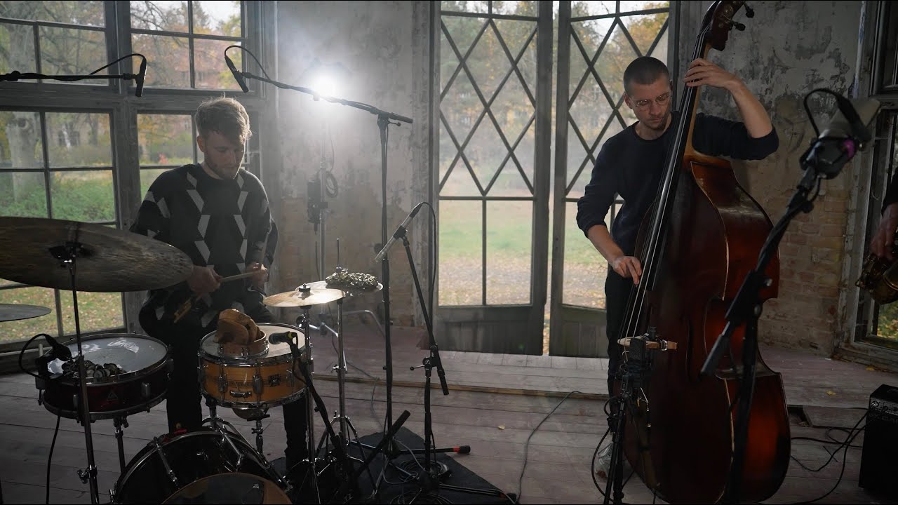 Phillip Dornbuschs PROJEKTOR w/ Kit Downes - Inescapable Network Of Mutuality