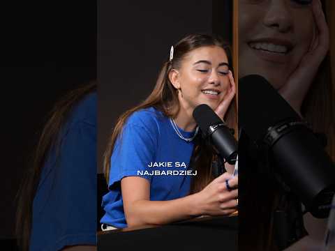 Obvious Signs That a Girl Likes You