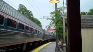preview picture of video 'Amtrak Regional 135 Passes Through Mystic Station And Grade Crossing'