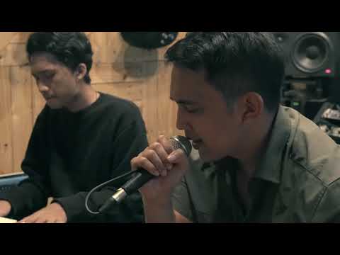 Indra Sinaga - Takkan Ada  (Live Acoustic)