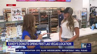 California landmark Randy's Donuts comes to Las Vegas