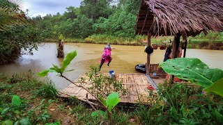 Download lagu A Rainy Adventure on a Bamboo Raft: A Fun Experience for Two Dayak Women While Bored in the Interior mp3 Download lagu A Rainy Adventure on a Bamboo Raft: A Fun Experience for Two Dayak Women While Bored in the Interior mp3