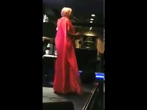 Reyhan Ataman - Her Mevsim İçimden Gelir Geçersin