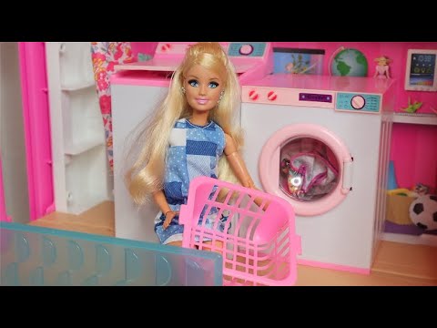 Barbie Cleaning Routine Dreamhouse Adventures Episode - Messy Closet