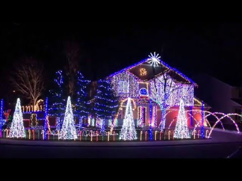 Cadger Dubstep Christmas Light Show 2015 - Give it Up by Knife Party