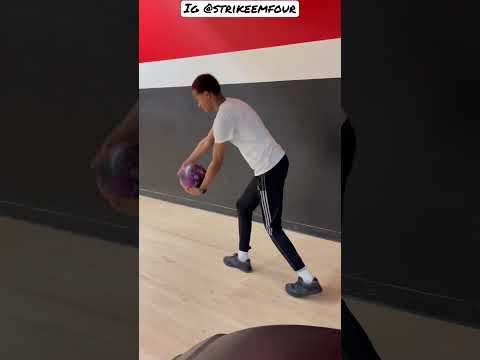 Tips On How To Be A Better 2 Handed Bowler! 🎳 (Beginners) #bowling #pba #pbatour #practice #bowler