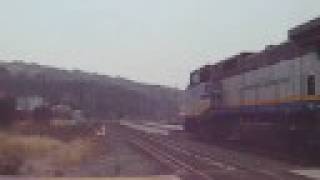 preview picture of video 'Amtrak #534 meets #713 at Martinez'