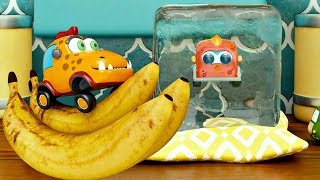 Os carrinhos Mocas abriram a geladeira! Desenhos animados em português. Desenho animado infantil