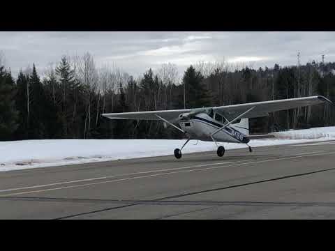 Cessna 185 Demonstrating short field takeoff performance