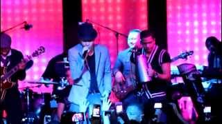 Prince Royce - &quot;Sabes Que Te Quiero&quot; En Vivo En GLO NightClub