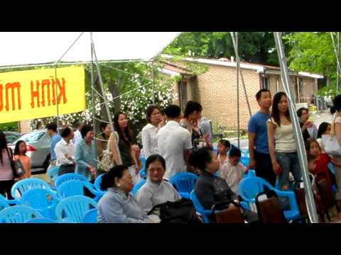 Tắm Phật trong Đại Lễ Phật Đản PL. 2551 tại chùa Hoa Nghiêm -  05/27/07