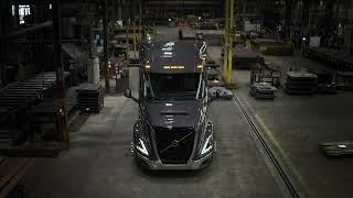 Volvo Trucks – Volvo VNR 440 – Exterior Walkaround