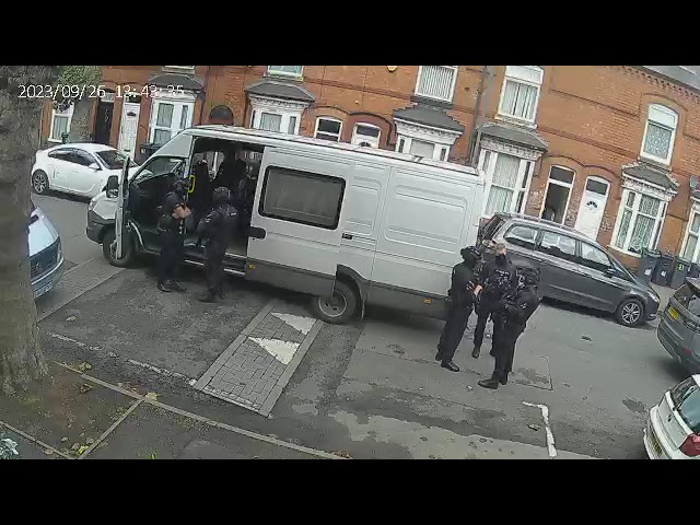 UK Police Commondo SDDEFAULT Thumbnail