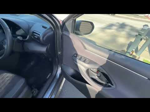 Toyota Yaris 1.5 Hybrid Luna Sport - Image 2