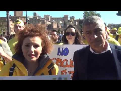 #GlobalClimateStrike #FridaysForFuture / Alfonso Pecoraro Scanio e Veronica Barbati