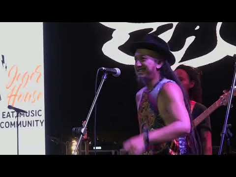 Jawara live - 14 April Catchy Karma feat. Toke (Ras Muhamad & Octav Sicilia)