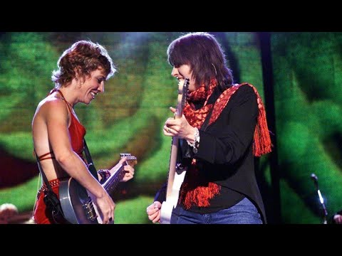 SHERYL CROW & CHRISSIE HYNDE (The Pretenders) "IF IT MAKES YOU HAPPY" #hqsounds #live #guitar #hd