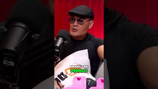 Download lagu REZA ARAP TIDAK PERNAH DI CINTAI DENGAN TULUS OLEH SESEORANG #youtubeshorts  #podcast #closethedoor mp3