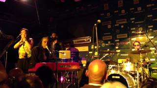 Laura Mvula - &quot;Flying Without You&quot; live at Gorilla, Manches