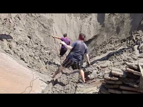 Barge unloads 2400 tons of alluvial sand, the flow of sand is so smooth