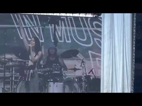 HAIM - Now I’m In It (live 08/07/2022)