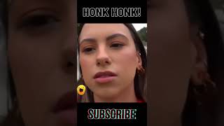 Reporter vs. Honking Cars: Hilarious News Blooper! 🚗📢 #shorts #shortvideo