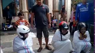 Download lagu lomba 17 agustus gokil, unik - balap karung hantu pocong mp3