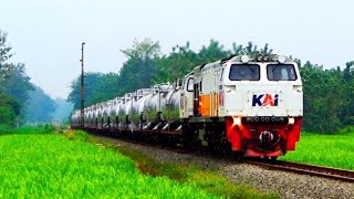 Download lagu Indonesian Oil Tanker Train - Kereta Api BBM Pertamina mp3 Download lagu Indonesian Oil Tanker Train - Kereta Api BBM Pertamina mp3