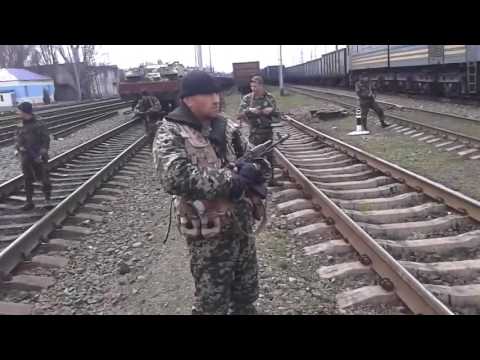 Жители Ясиноватой пытаются блокировать военную технику 2014 начало войны