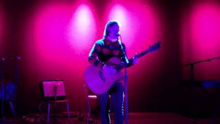 Siiri Nordin - Talkin' 'bout a Revolution (Tracy Chapman cover) Live @ Korjaamo 2.2.2012