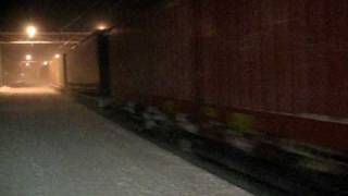 preview picture of video 'CargoNet freight train on Dovrebanen tovards Trondheim passing Otta Skystasjon station at night.'