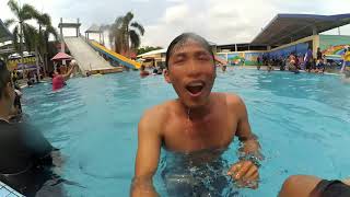 preview picture of video 'Menikmati hari libur berenang di Malindo swimming pool'