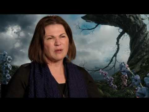 The Mad Hatter: Alice In Wonderland (Bonus Feature) (HD)