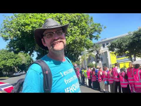 Jehovah Witness cult block peacefull protestors
