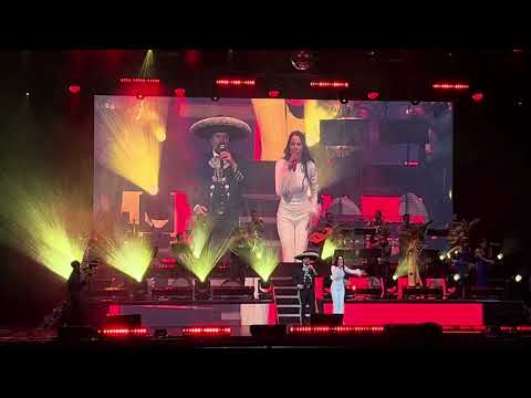 Padre e Hija  cantando juntos por primera vez en CDMX Antonio Aguilar y Majo Aguilar