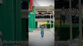 Motorista recebe homenagem de alunos após evitar tragédia com ônibus e
