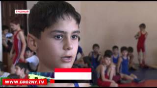 В Грозном прошел республиканский турнир по греко-римской борьбе среди юниоров