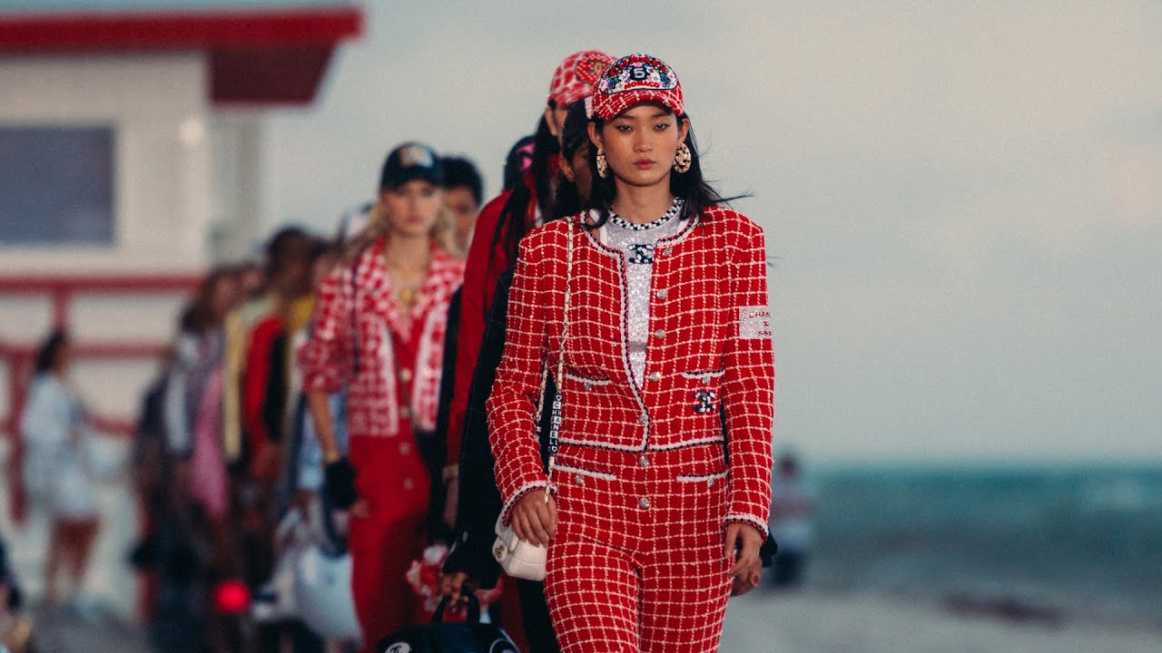 Cruise 2022/23 Collection in Miami — CHANEL Shows thumnail