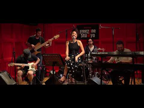 Duygu Soylu - Düşünme Hiç (Ajda Pekkan Cover)