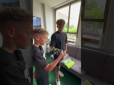 Is he a good employee?😂